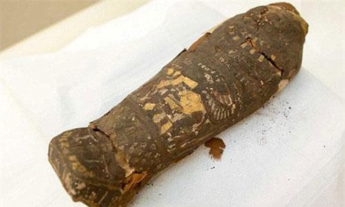 Kinh ngạc xác ướp bào thai trong quan tài tí hon