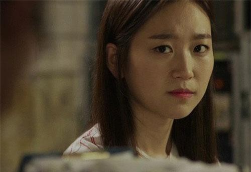 Mẹ chồng mắng ăn bám còn tiêu hoang, tôi giơ bảng chi tiêu ra và nói ra sự thật khiến bà điếng người