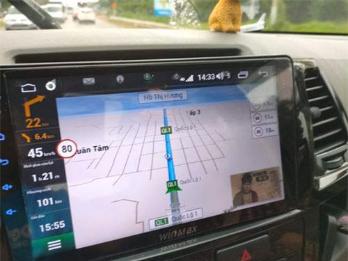 "Độ" màn hình Android trên ô tô: Thượng vàng hạ cám, mất tiền như chơi