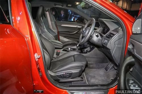Không gian nội thất của BMW X2 M35i khá rộng rãi và tiện nghi.
