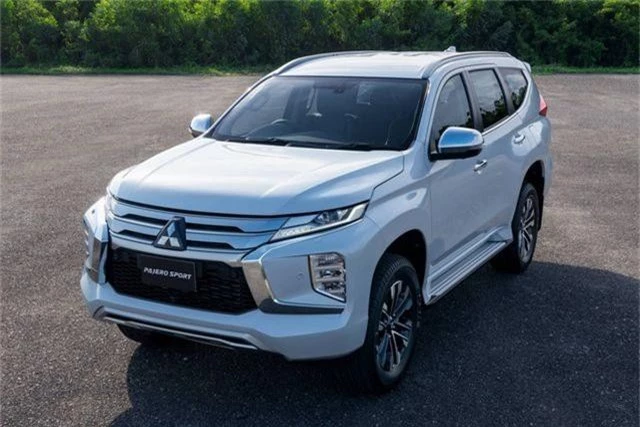 Mitsubishi Pajero Sport phiên bản mới 2020 - Chỉ thay đổi hình thức - 10