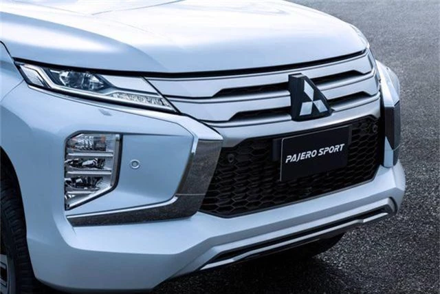 Mitsubishi Pajero Sport phiên bản mới 2020 - Chỉ thay đổi hình thức - 16