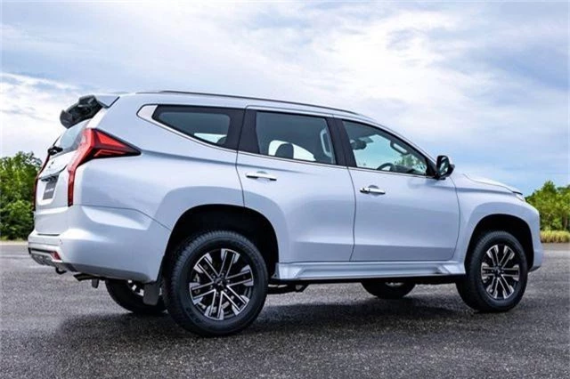 Mitsubishi Pajero Sport phiên bản mới 2020 - Chỉ thay đổi hình thức - 18