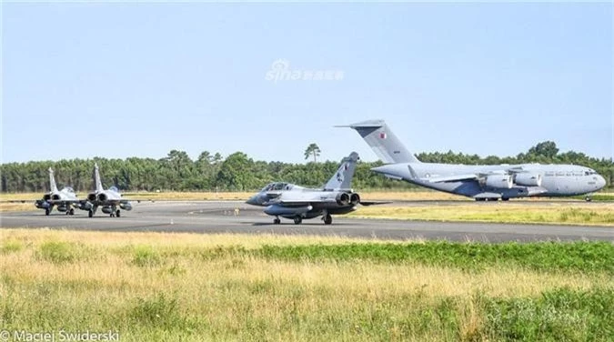 Dai gia Qatar nhan chien dau co Rafale moi cung-Hinh-7