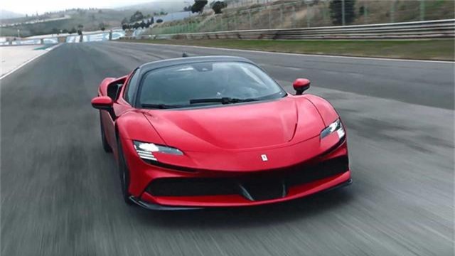 Ferrari tiếp tục khai phá các phân khúc mới, trở thành Porsche thứ 2?