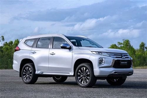 Mitsubishi Pajero Sport 2020. 