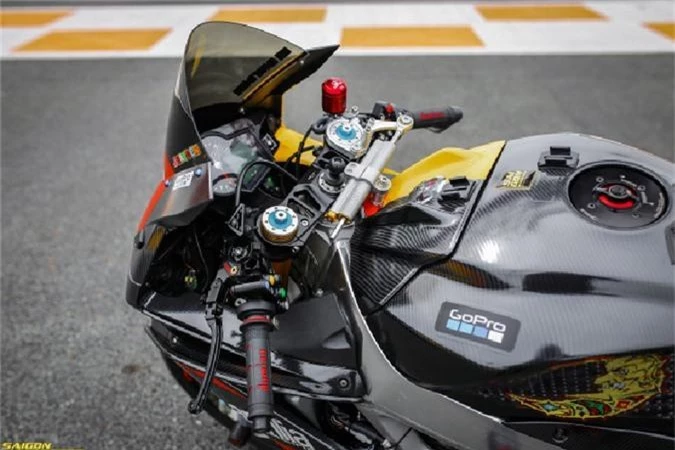 Sieu moto Aprilia RSV4 tien ty, do khung tai Viet Nam-Hinh-7