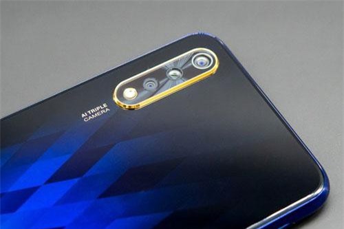 Ảnh chi tiết Vivo S1 sắp lên kệ ở Việt Nam, giá 6,99 triệu đồng