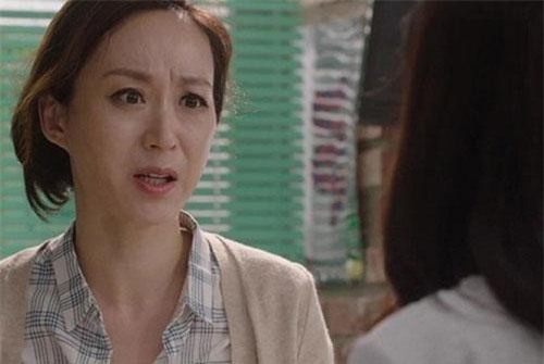 Sinh con xong mẹ chồng nằng nặc đòi đưa cháu về quê để chăm, tưởng bà có ý tốt ai ngờ mục đích là thế này