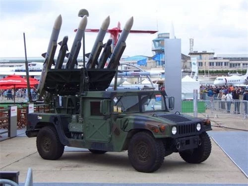 Phiên bản SLAMRAAM trang bị 2 loại đạn tên lửa AIM-120 và AIM-9. Ảnh: Military Today.