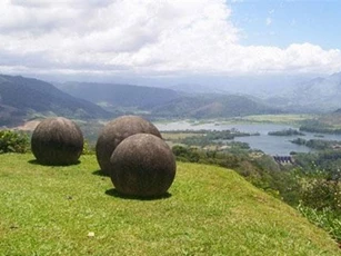 Bằng chứng cực 'sốc' về dấu vết người ngoài hành tinh trên Trái đất