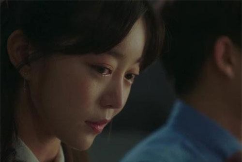 Vợ sốc tận óc khi phát hiện chồng bỗng mặc một chiếc quần lót lạ hoắc của phụ nữ về nhà