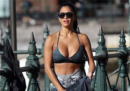 Nicole Scherzinger 'bốc lửa' đi tập thể dục