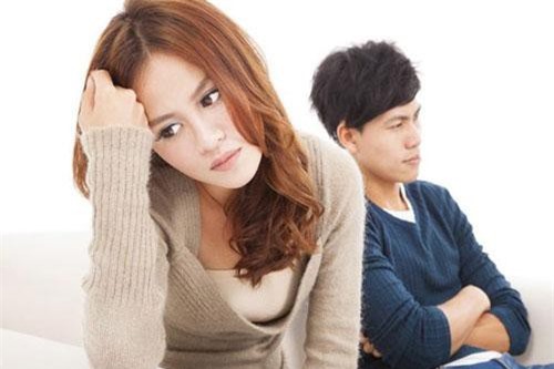 Mới cưới đã nản, ta đã từng yêu sao giờ lại đối đãi với nhau không bằng người dưng?