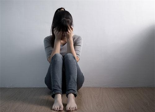 Nghi ngờ em gái dụ dỗ anh rể, tôi đã tát em, mắng chồng và rồi chết đứng khi biết sự thật