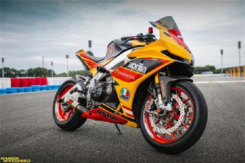 Siêu môtô Aprilia RSV4 tiền tỷ, độ khủng tại Việt Nam