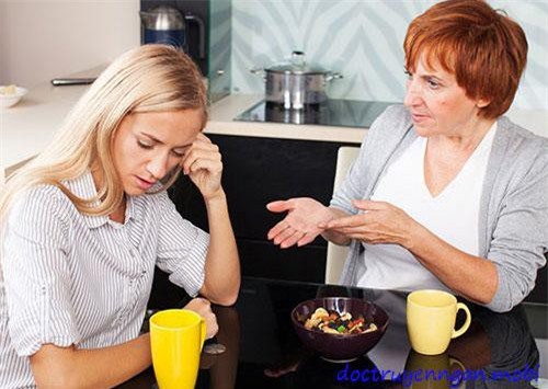 Vừa dỡ rạp cưới, mẹ chồng đã đòi tất cả số vàng vợ chồng được tặng