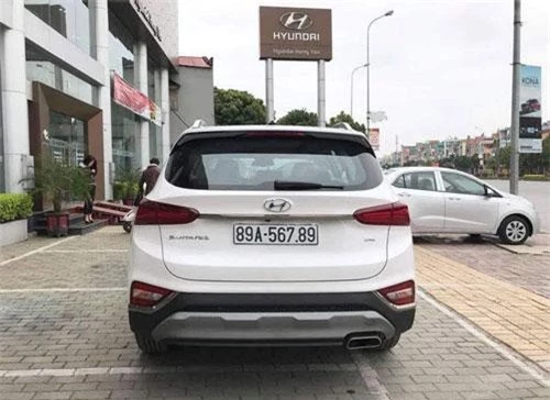 Hyundai Santa Fe biển số 567.89 tại Hưng Yên. Ảnh: Tin247.