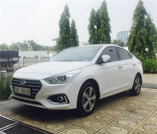 Chiếc Hyundai Accent biển tứ quý 9.