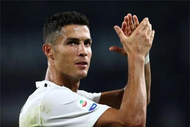 C.Ronaldo kiếm gần 1 triệu USD cho mỗi lần “sống ảo” - 1