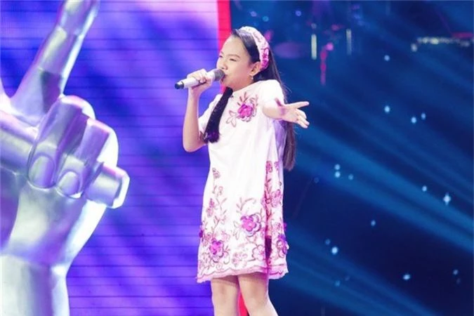 Hoa hậu Hương Giang khẩu chiến với đàn chị trên ghế nóng The Voice Kids, chưa bao giờ nàng Hoa hậu "dữ dằn" đến thế - Ảnh 16.