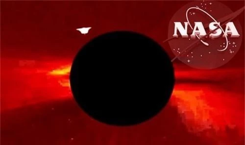Kính viễn vọng của NASA chụp được ảnh UFO lớn nhất bay ra từ phía Mặt trời? - Ảnh 1