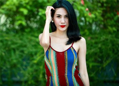 Thủy Tiên khoe nhan sắc đỉnh cao, tiết lộ "tật xấu" muôn đời không bỏ được