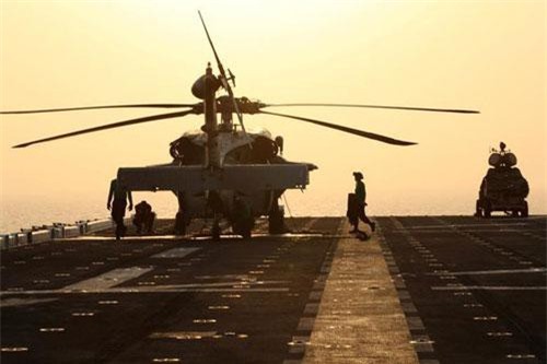 Đột nhập tàu đổ bộ Mỹ tung đòn hạ gục UAV Iram