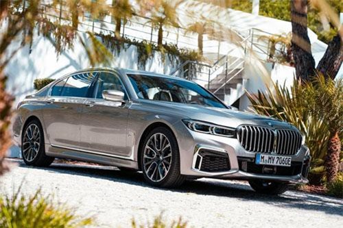 BMW 745Le xDrive 2020: Công suất 394 mã lực, giá gần 3 tỷ đồng