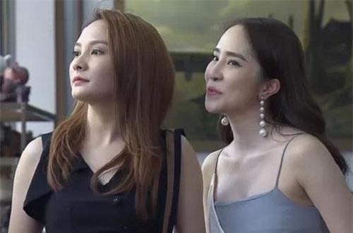 Bản so sánh bênh Nhã chê Thư, gọi Thư là "lép, lùn, già", khen Nhã "thủy chung" khiến hội chị em cãi nhau ầm ĩ