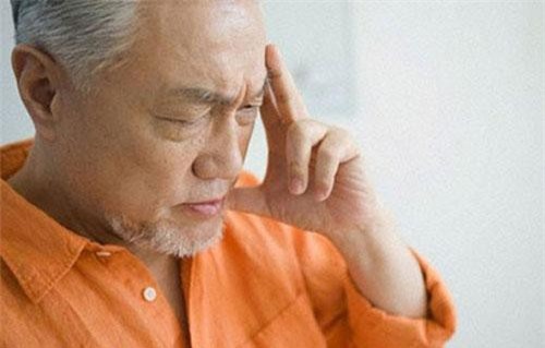 Dâu ngán ngẩm vì bố chồng thường xuyên văng tục trước mặt cháu