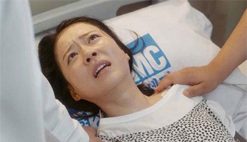 Nửa đêm đau bụng đi đẻ liền tức tốc gọi điện cho mẹ chồng, tôi bị bà quát ầm ĩ vì một lý do khó tin