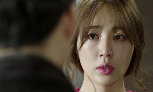 Hí hửng vì được chồng mua tặng chiếc váy mới, tôi uất ức tột cùng sau khi đọc được tin nhắn của anh với cậu bạn thân