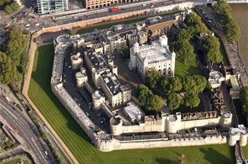 Khám phá ngọn tháp ma ám nổi tiếng ở London