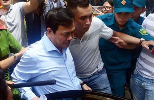 Tiếp tục truy tố bị can Nguyễn Hữu Linh tội dâm ô trẻ em