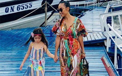 Kỳ nghỉ hè sang chảnh của vợ chồng Đoan Trang cùng con gái cưng làm nhiều người mê mẩn