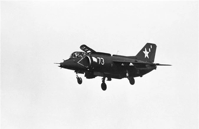 May bay len thang Yak-38 va giac mong khong thanh cua Lien Xo-Hinh-5