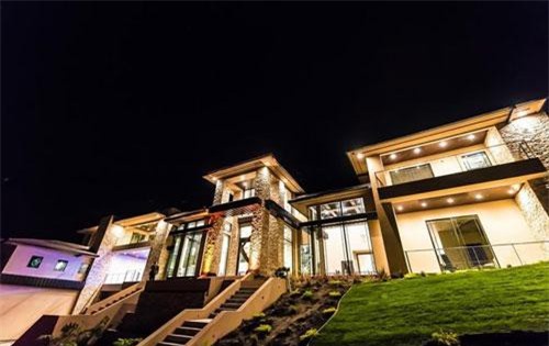 Soi biệt thự như lâu đài hoàng gia của vợ chồng Đan Trường tại Mỹ