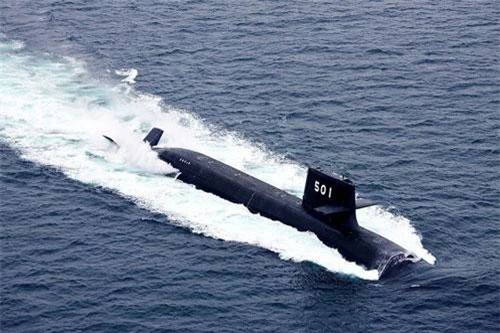 Theo tạp chí Navy Recogntion, Nhật Bản đang tiến hành nghiên cứu, thiết kế và phát triển lớp kế cận, thay thế cho tàu ngầm tấn công lớp Soryu mới được đưa vào sử dụng từ năm 2009. Lớp mới được chỉ định với tên hiệu tạm thời là 29SS. Nguồn ảnh: Wikipedia