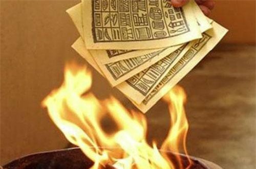 Người Việt thường kiêng kỵ những điều này trong tháng “cô hồn“