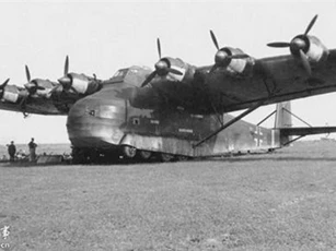 Messerschmitt Me 323 Gigant - Quái vật bầu trời đáng sợ của Đức quốc xã