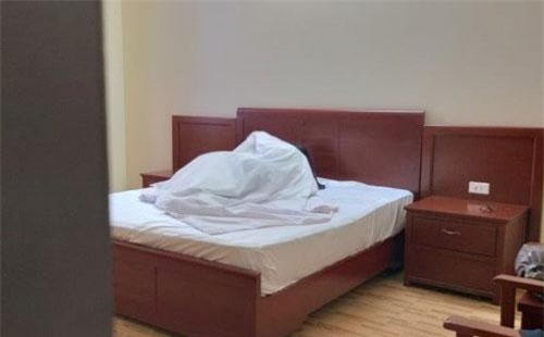 'Chết sững' với hành động của anh trai chồng giữa trưa vắng vẻ