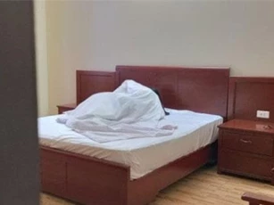 'Chết sững' với hành động của anh trai chồng giữa trưa vắng vẻ