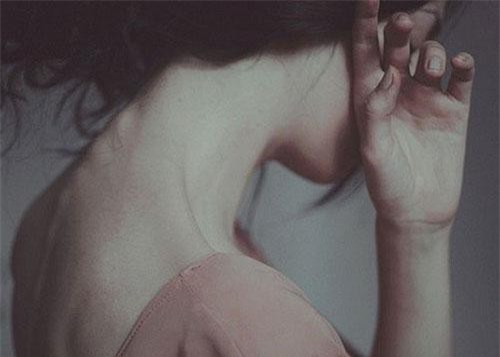 Cái đêm ấy cứ ám ảnh tôi mãi cho tới khi nhìn chiếc que thử thai hiện lên hai vạch khiến tôi càng hoang mang sợ hãi