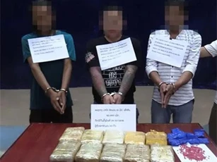 Hà Tĩnh: Chặn đứng nhóm đối tượng đang vận chuyển 62.000 viên ma túy về Việt Nam