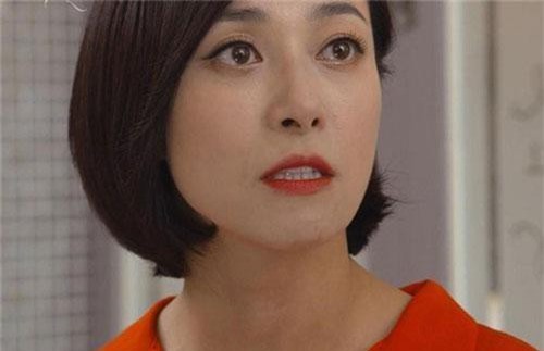 Bị chị chồng đòi lại chỉ vàng quà cưới, em dâu liền trả hẳn một chiếc hộp khiến chị ngại "không có lỗ nẻ mà chui"