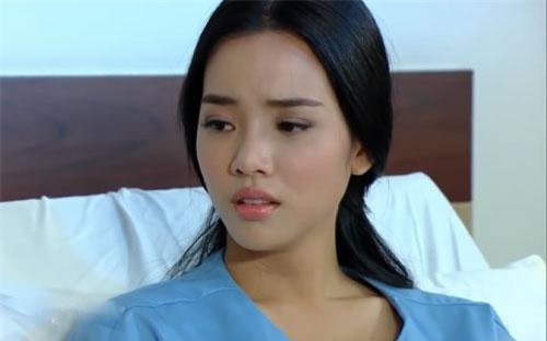 Nhìn chiếc bụng phẳng lỳ và mảnh vải vừa lôi ra khỏi người con dâu, tôi chết đứng khi nghĩ đến những lời nói trước đó của vợ chồng con