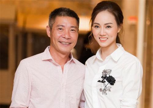 Bạn gái phóng viên kém 15 tuổi thay đổi bất ngờ từ ngày yêu Công Lý