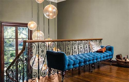 Chẳng thể ngờ lựa chọn lan can cầu thang cũng khiến bạn phải bối rối thế này