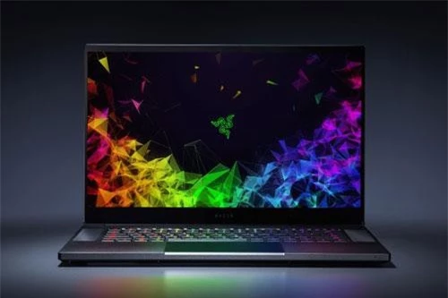 1. Razer Blade Advanced RTX 2060 (giá khởi điểm: 2.200 USD).